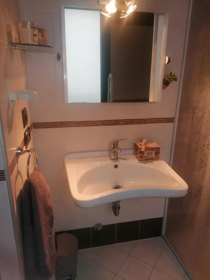 ***  Alloggio Da Virginia Bed & Breakfast Taglio Di Po Italy